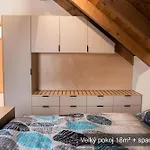 Dağ evi Tocnik *